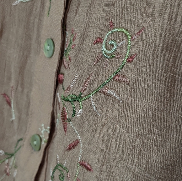 fig and flower Large Dusty Rose Floral Embroidered Long Sleeve Button Down Shirt - Picture 6 of 10